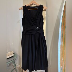 Jessica Howard Black Sleeveless V-Neck Cocktail Dress Embellished Waist  size 8